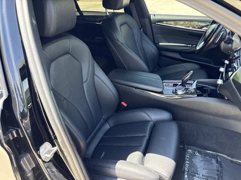 Used 2020 BMW 530i RWD image 17