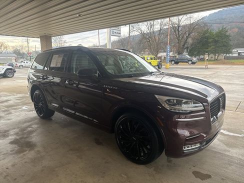 Used 2022 Lincoln Aviator Reserve w/ Equipment Group 201A image 3