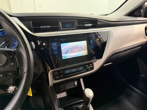 Used 2017 Toyota Corolla L FWD image 79