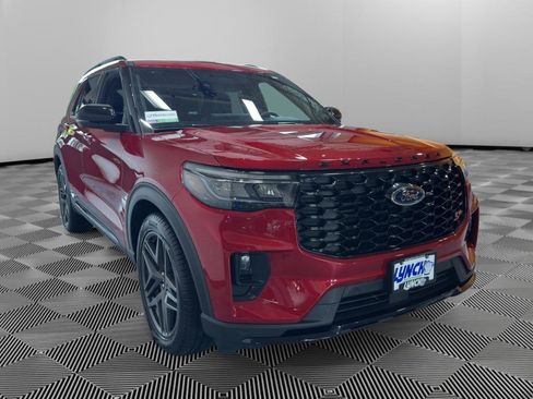 Used 2025 Ford Explorer ST AWD/4WD image 7