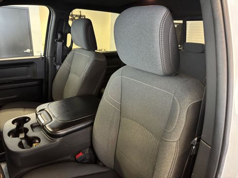 Used 2024 RAM 2500 Tradesman w/ Chrome Appearance Group image 18