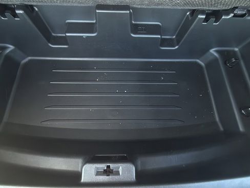 Used 2025 Buick Enclave Sport Touring w/ Power Package image 16