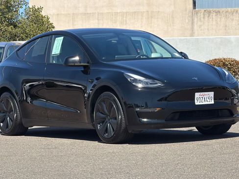 Used 2023 Tesla Model Y Long Range AWD/4WD image 5