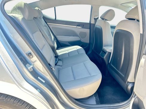 Used 2017 Hyundai Elantra SE FWD image 13