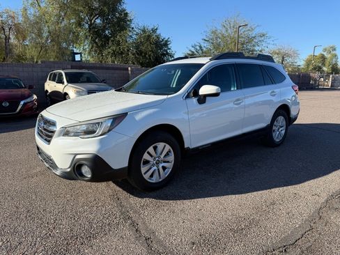 Used 2018 Subaru Outback 2.5i Premium image 1