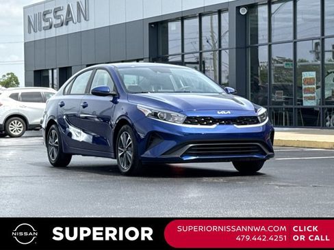 Used 2024 Kia Forte LXS w/ LXS Technology Package FWD image 1