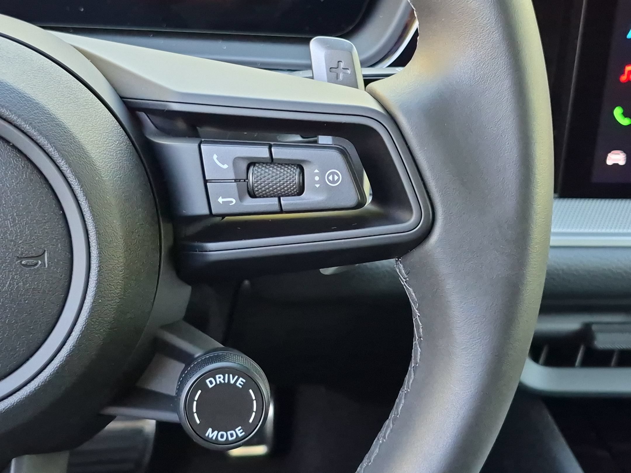 Certified 2026 Porsche Cayenne S AWD/4WD image 9