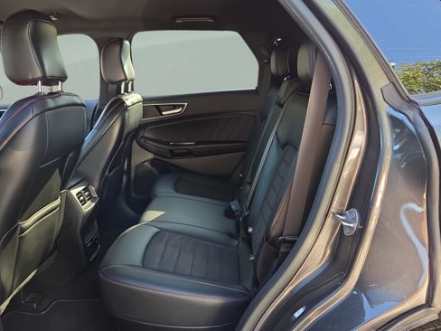 Used 2020 Ford Edge SEL FWD image 10