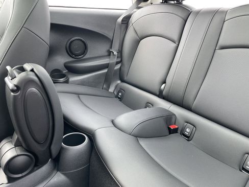 Used 2024 MINI Cooper 2-Door Hardtop image 15