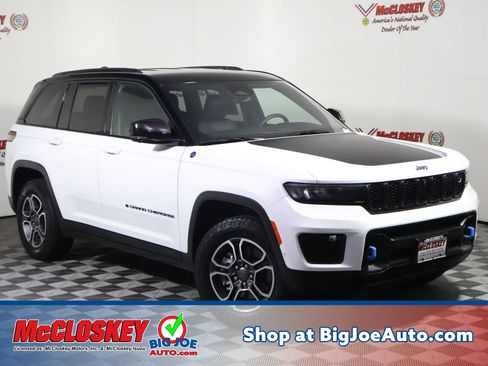 Used 2023 Jeep Grand Cherokee Trailhawk w/ Advanced Protech Group II AWD/4WD image 1