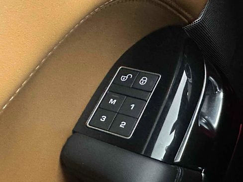 Used 2020 Land Rover Range Rover Sport SVR image 44