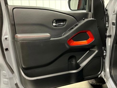 Used 2024 Nissan Frontier PRO-4X w/ Off-Road Protection Package image 23