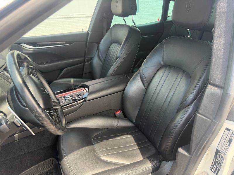Used 2020 Maserati Levante S AWD/4WD image 17