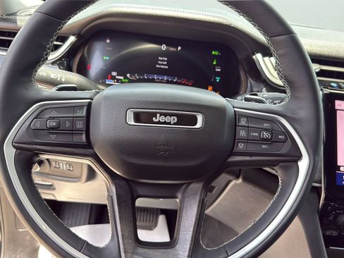 Used 2023 Jeep Grand Cherokee 4WD 4xe image 14