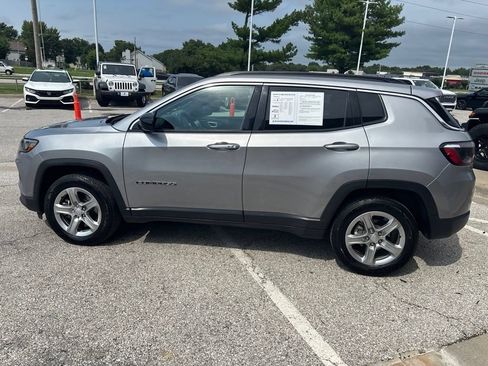Used 2024 Jeep Compass Latitude AWD/4WD image 18