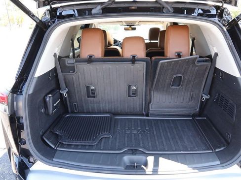 Used 2023 Nissan Pathfinder Platinum AWD/4WD image 7