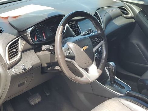 Certified 2019 Chevrolet Trax LT w/ LT Convenience Package FWD image 10