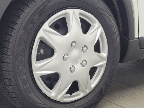 Used 2024 Nissan Kicks S FWD image 31