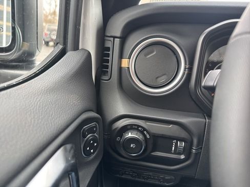 New 2026 Jeep Wrangler Unlimited Sahara AWD/4WD image 18