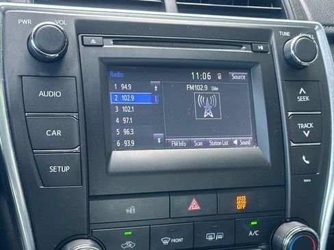 Certified 2017 Toyota Camry SE FWD image 21