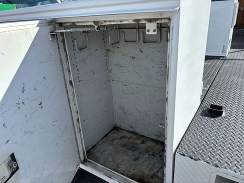 Used 1999 Ford F450 2WD Regular Cab Super Duty image 8