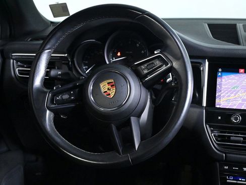 Certified 2023 Porsche Macan Base image 12