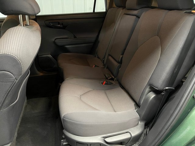 Used 2023 Toyota Highlander L FWD image 17