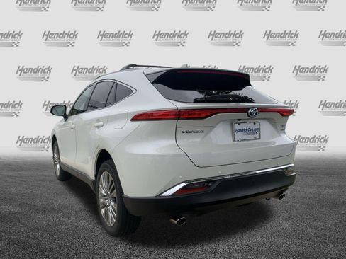 Used 2022 Toyota Venza XLE AWD/4WD image 8