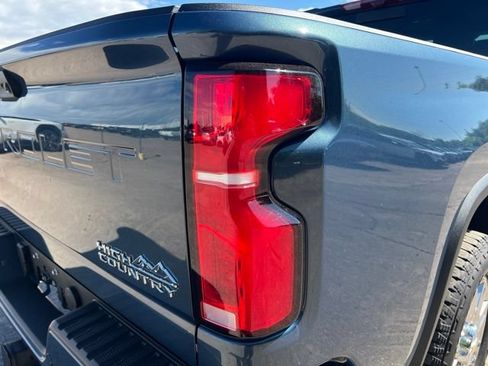 Used 2025 Chevrolet Silverado 2500 High Country w/ High Country Premium Package AWD/4WD image 11