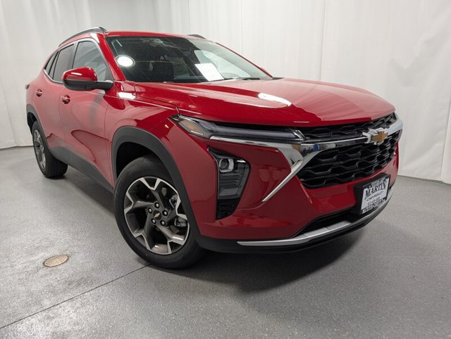 New 2026 Chevrolet Trax LT w/ Sunroof Package FWD image 2