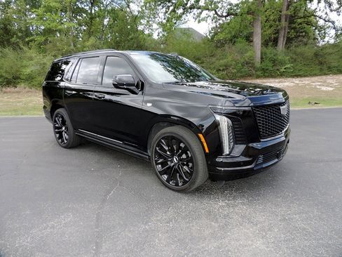 Certified 2026 Cadillac Escalade Platinum Sport image 3