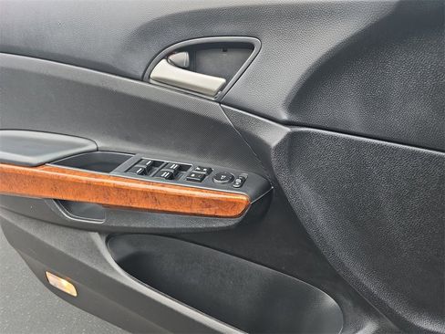 Used 2011 Honda Accord EX image 27