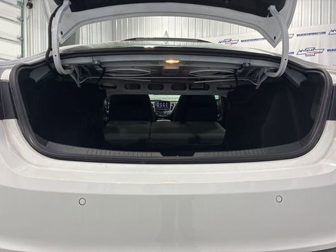 Used 2024 Chevrolet Malibu LT FWD image 37