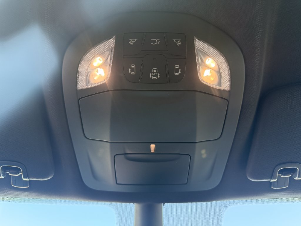 Used 2026 Chrysler Pacifica Select FWD image 31