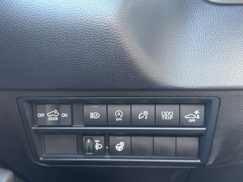 Used 2025 Toyota Tundra SR5 w/ TRD Off-Road Package AWD/4WD image 32