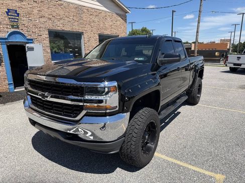 Used 2018 Chevrolet Silverado 1500 LT AWD/4WD image 2