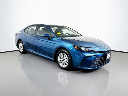 Used 2025 Toyota Camry LE AWD/4WD image 10