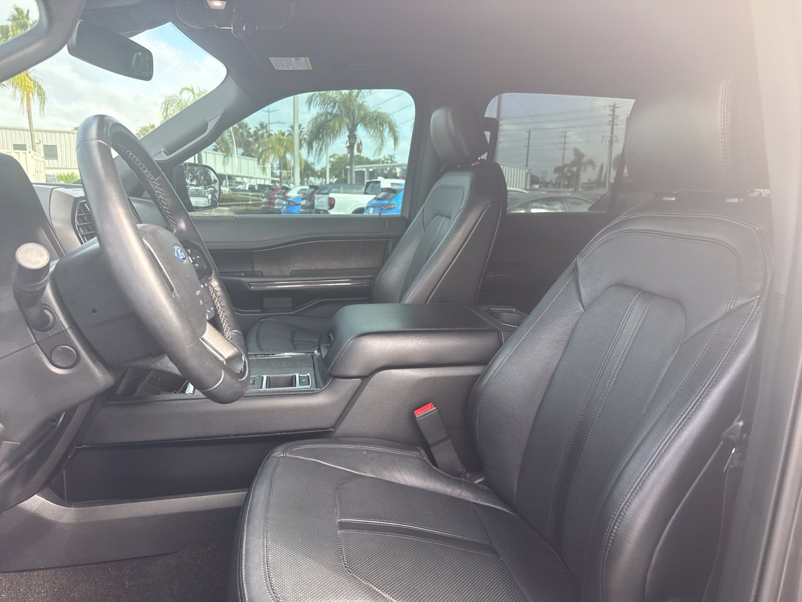 Used 2019 Ford Expedition Limited w/ Equipment Group 301A RWD image 11