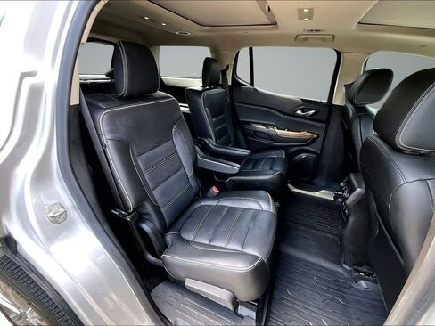 Used 2019 GMC Acadia Denali w/ Technology Package AWD/4WD image 25