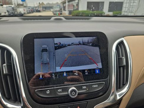 Used 2023 Chevrolet Equinox Premier image 21