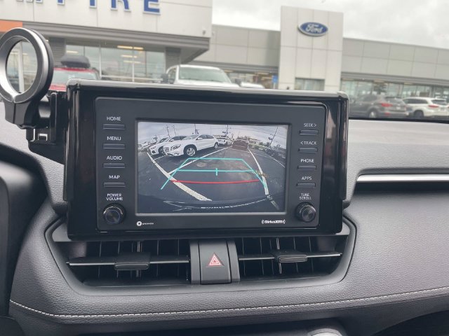 Used 2021 Toyota RAV4 LE AWD/4WD image 29