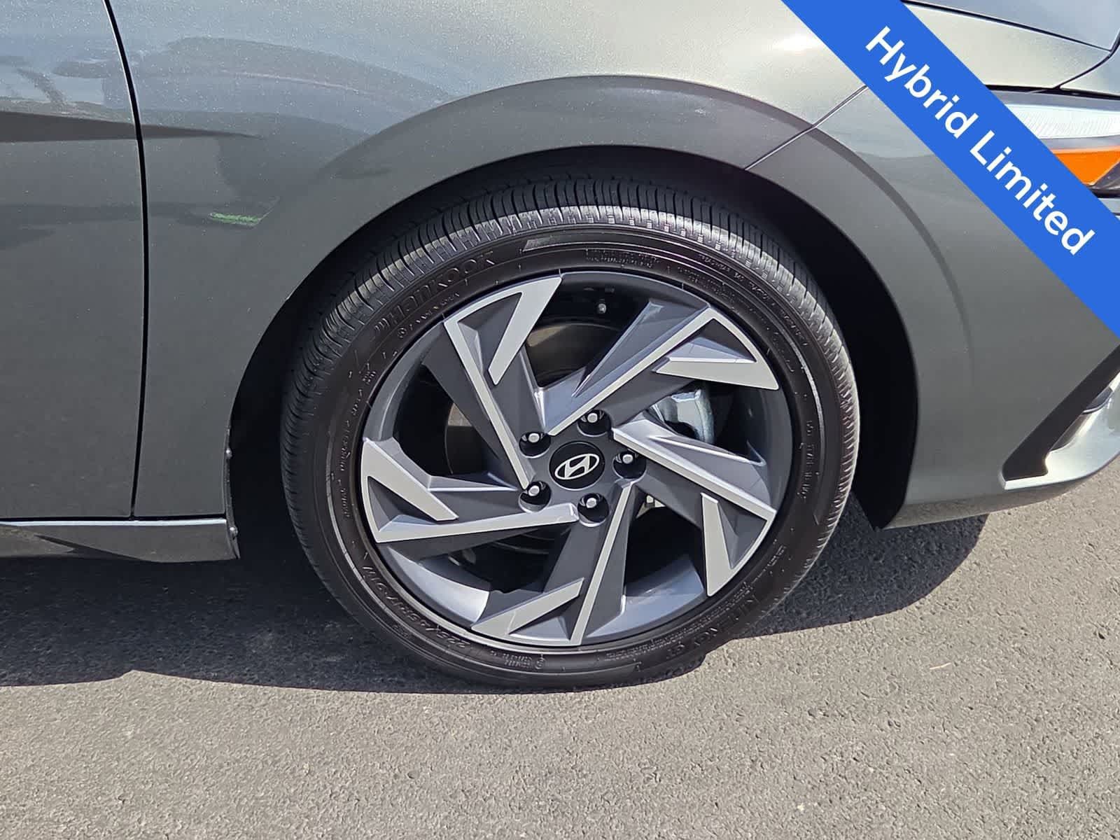 Certified 2026 Hyundai Elantra Limited FWD image 12