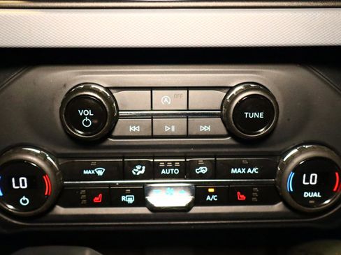 Used 2023 Ford Bronco Everglades image 25