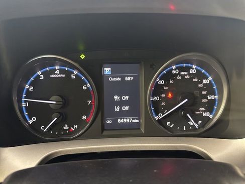Used 2018 Toyota RAV4 LE w/ All Weather Liner Package AWD/4WD image 17