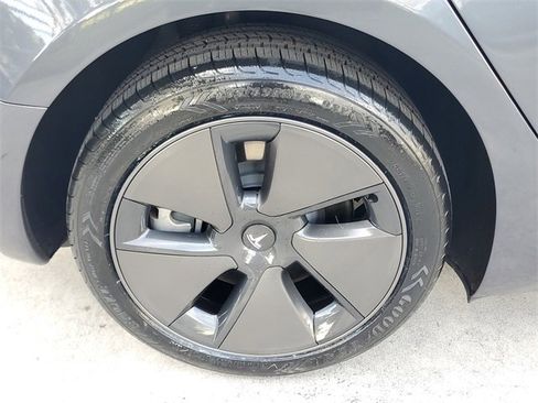 Used 2023 Tesla Model 3 Standard Range image 7