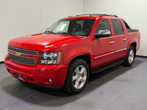 Used 2011 Chevrolet Avalanche LTZ image 1