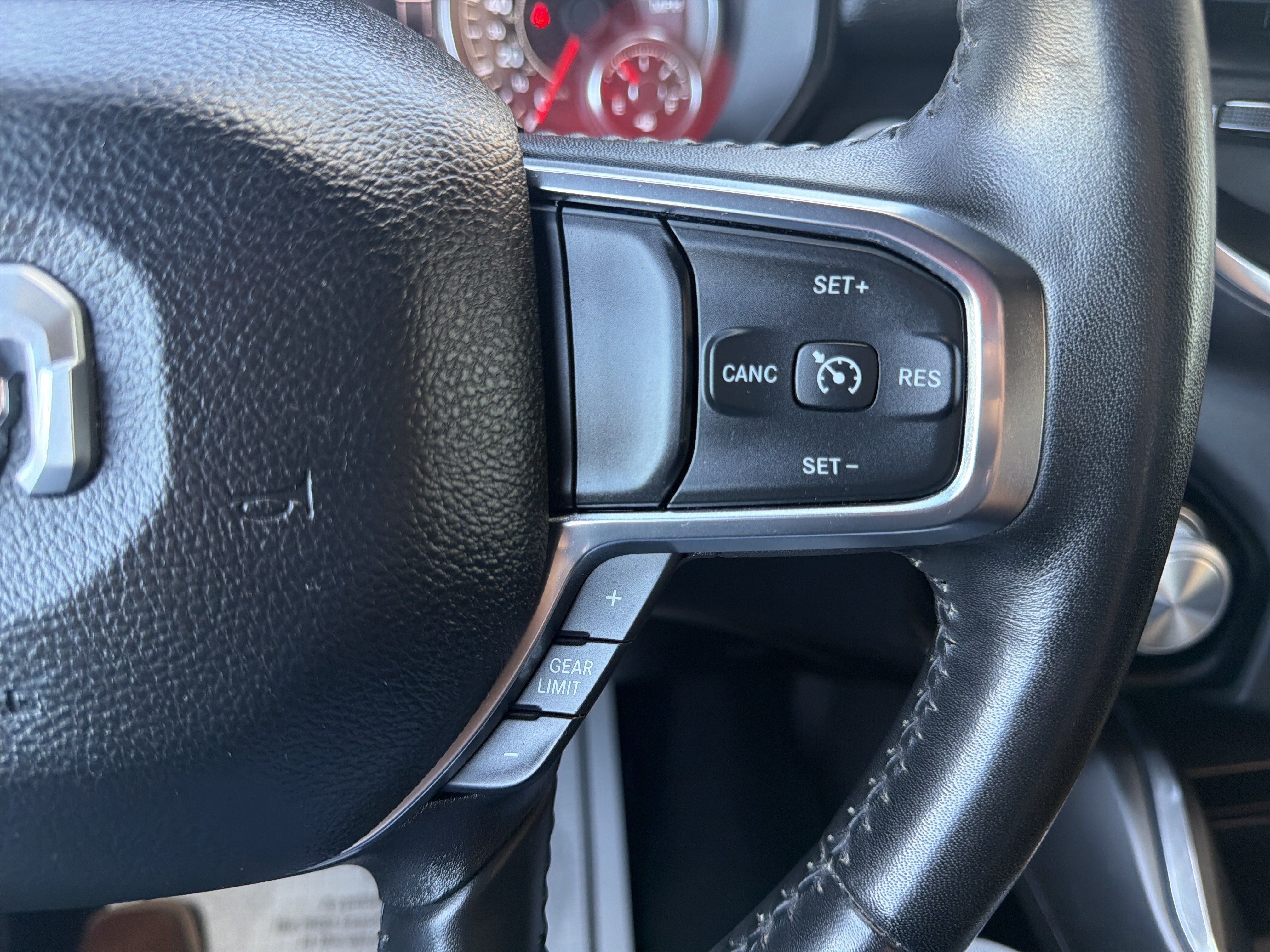 Used 2024 RAM 1500 Laramie AWD/4WD image 18