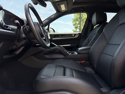 Certified 2024 Porsche Cayenne image 13