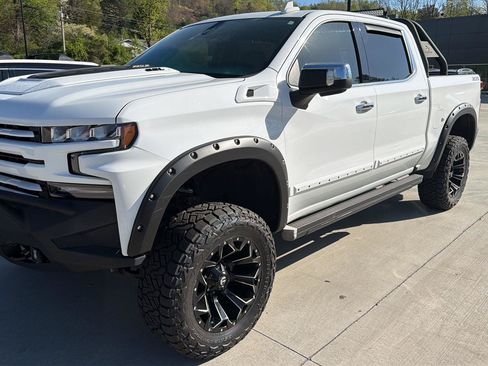 Used 2019 Chevrolet Silverado 1500 LTZ w/ LTZ Premium Package AWD/4WD image 7