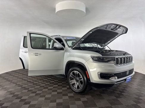 Used 2022 Jeep Wagoneer Series III w/ Convenience Group I image 15